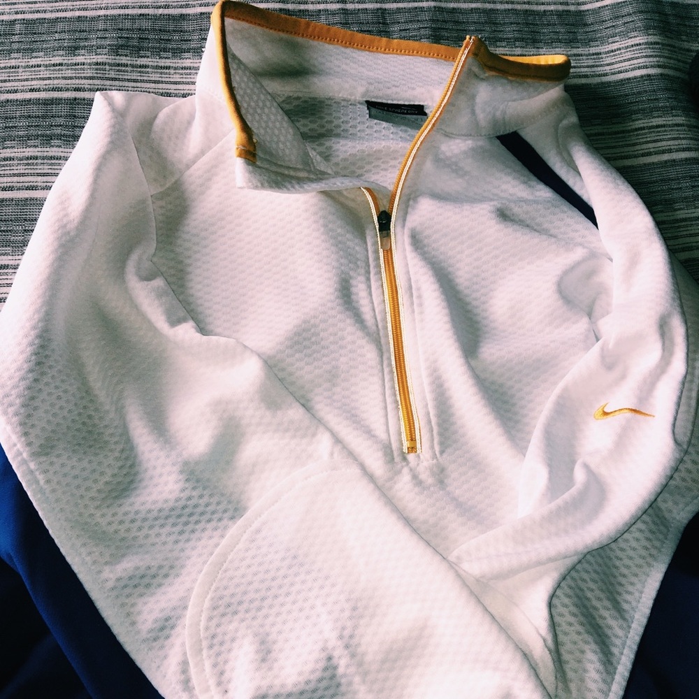 NIKE women’s pullover